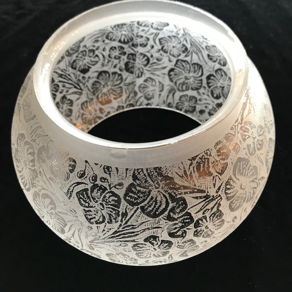 SSGN111 Antique Victorian Glass Shade, 5" Fitter